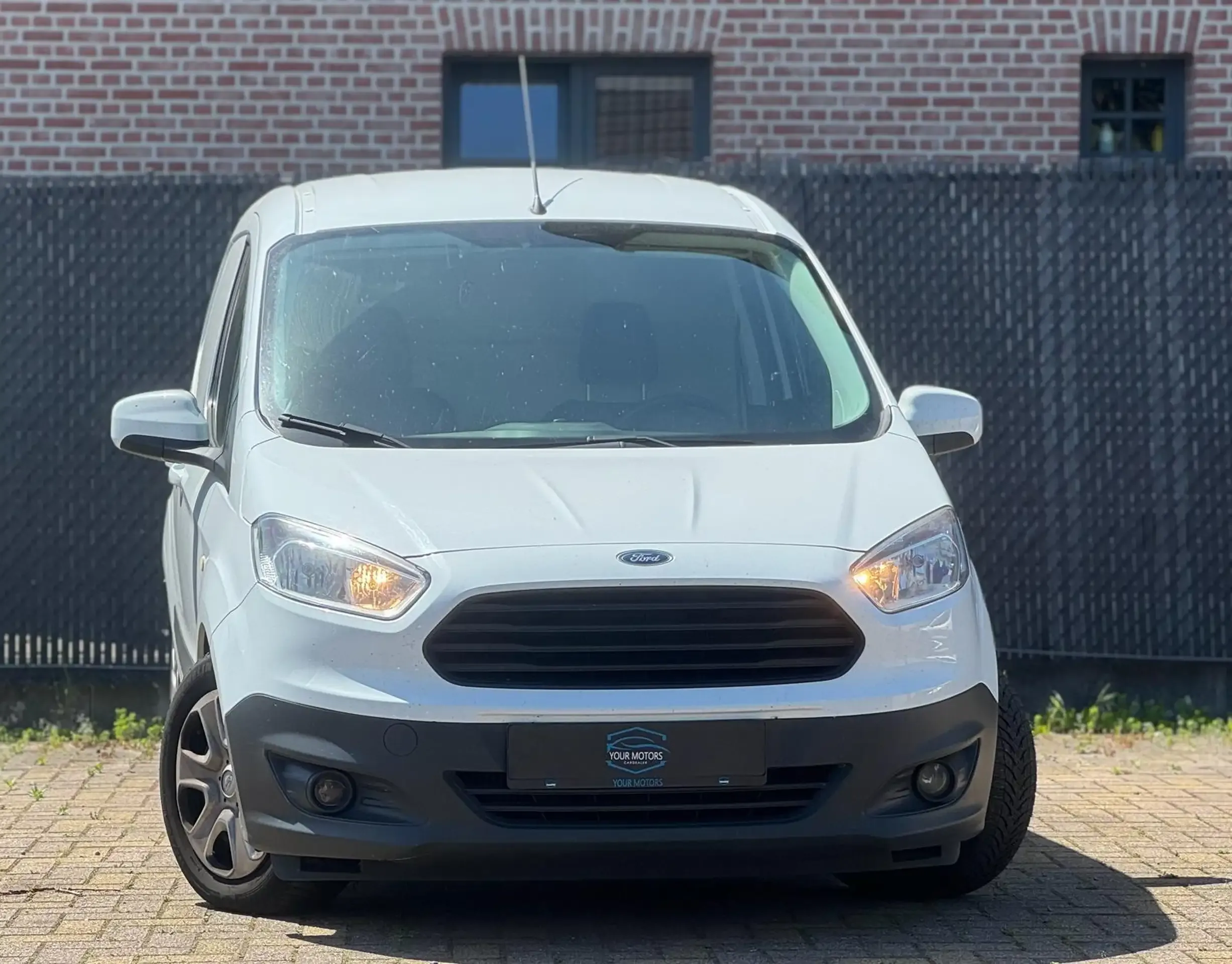 FORD TRANSIT COURIER 2017 EURO6b 99DKM GEKEURD 2017 - Foto 1 van 19